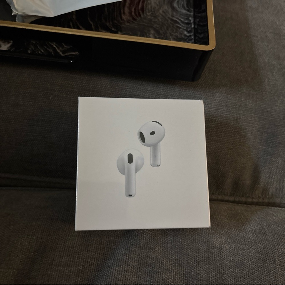 Apple AirPods Wireless Earbuds